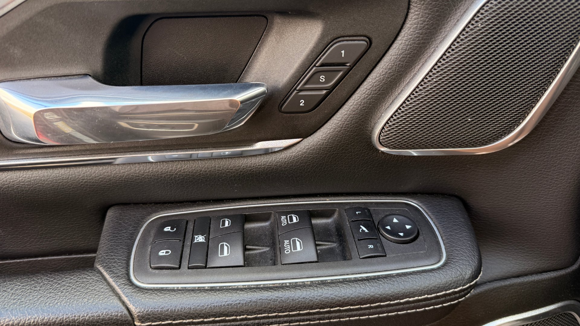 Dodge RAM 1500 5.7i V8 295kW
