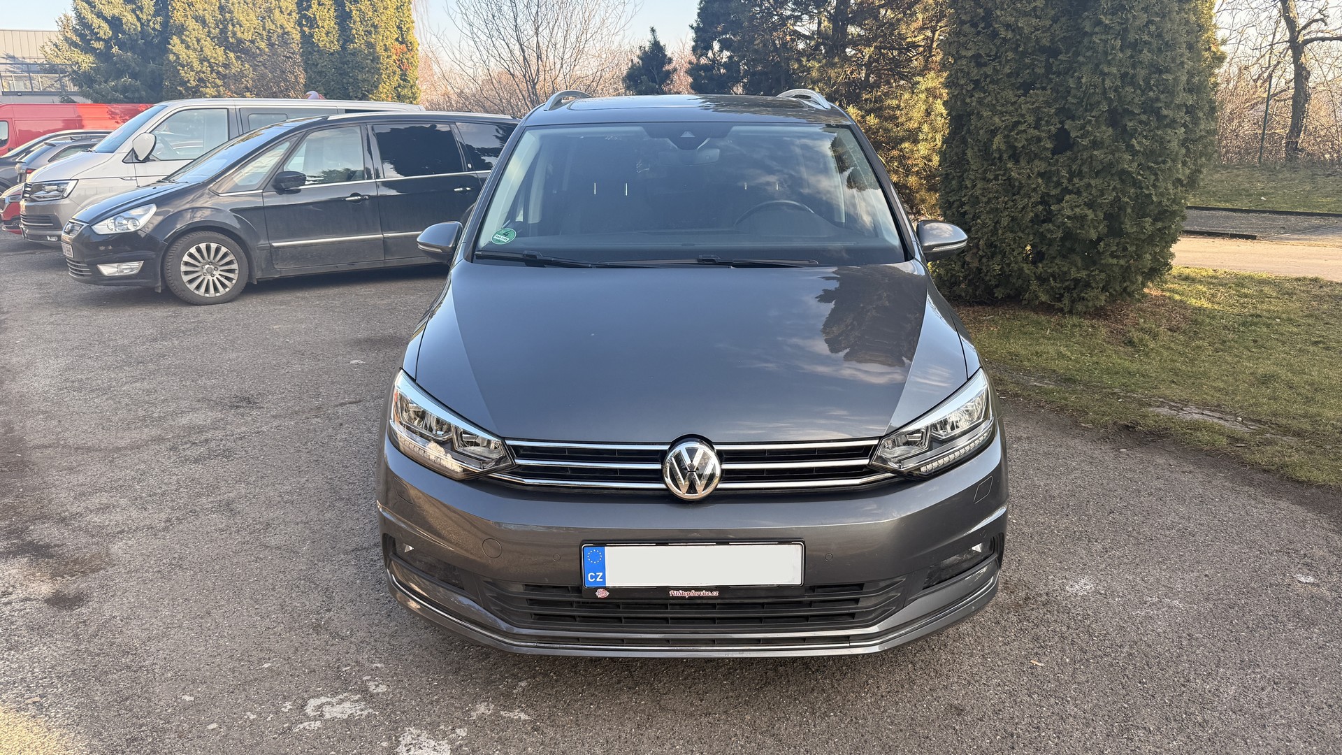 VW Touran 2.0TDI 140kW Highline – 7 míst