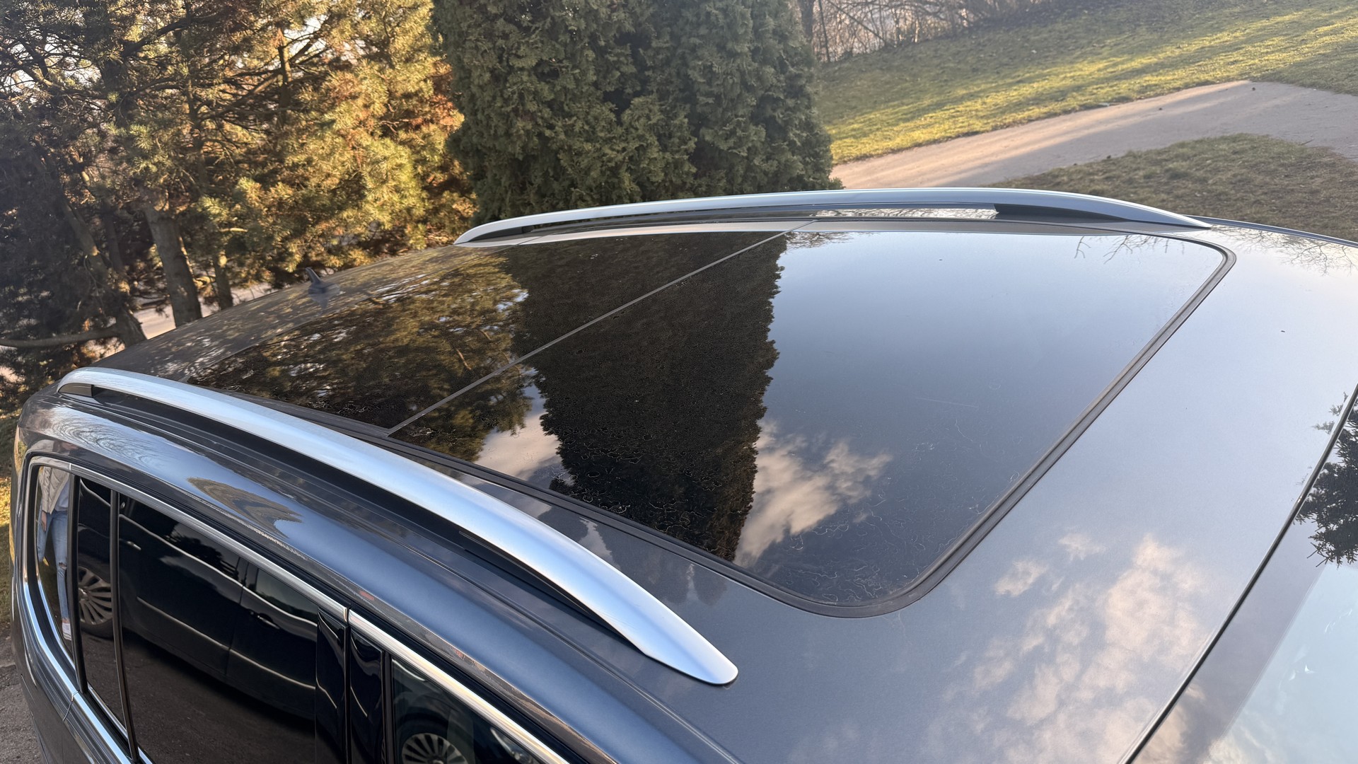 VW Touran 2.0TDI 140kW Highline – 7 míst