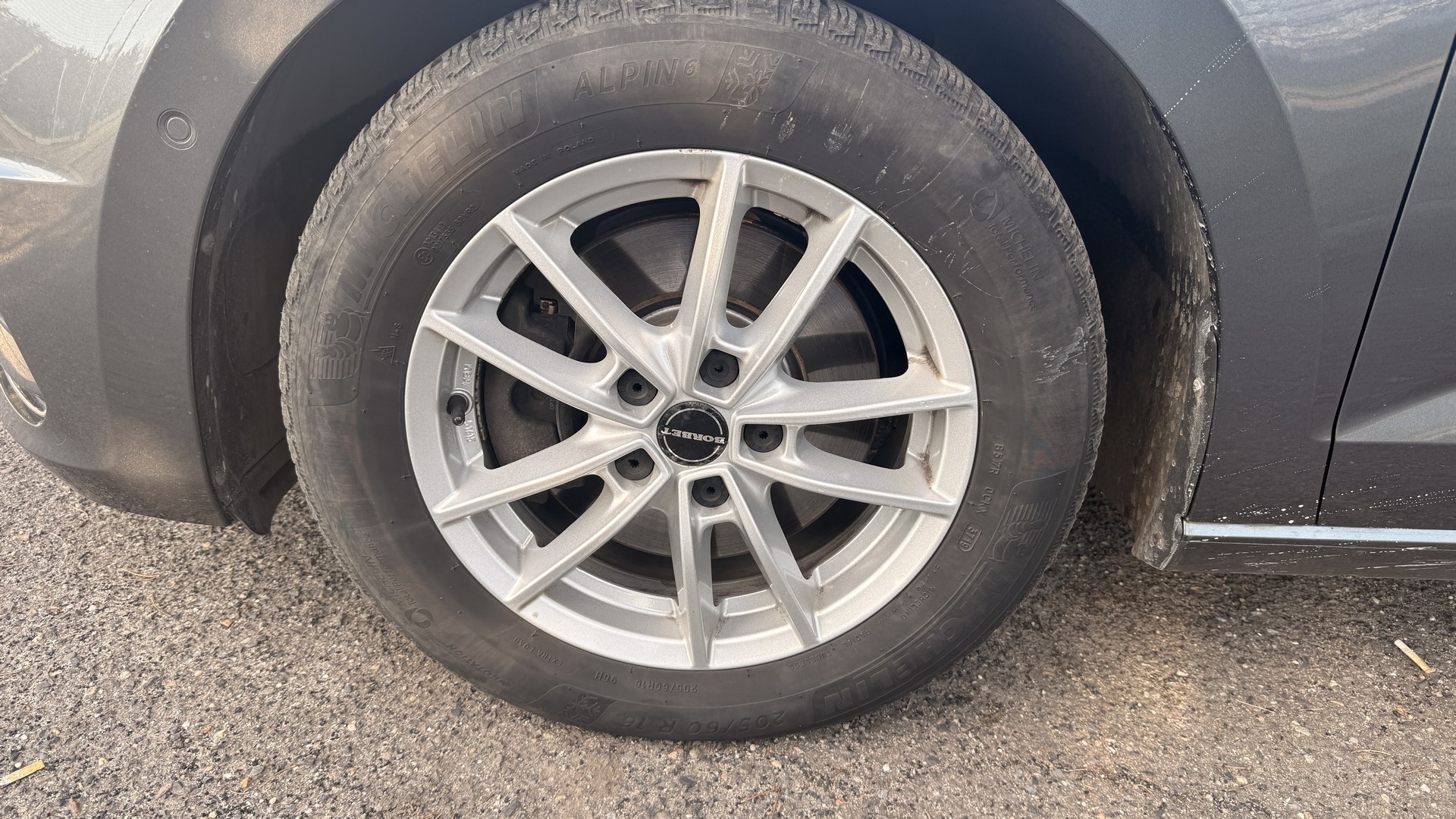 VW Touran 2.0TDI 140kW Highline – 7 míst
