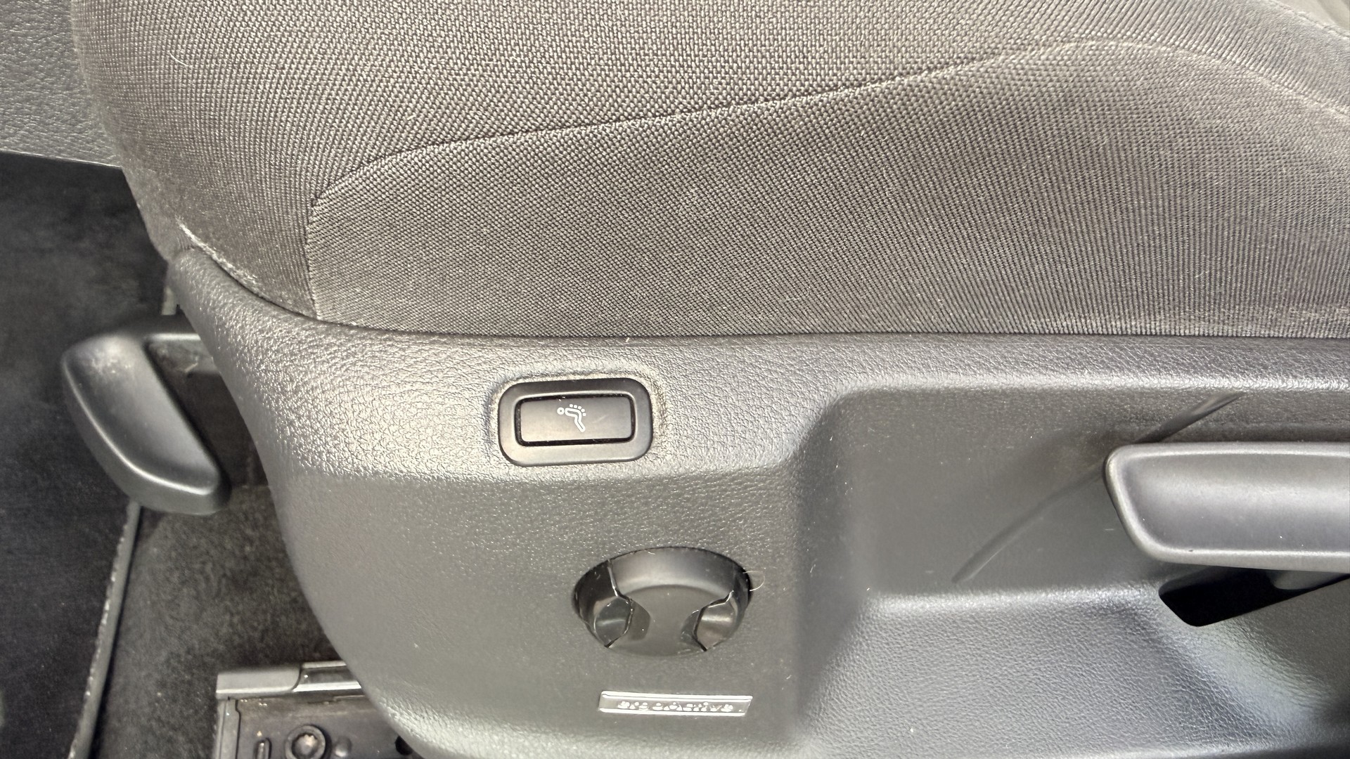 VW Touran 2.0TDI 140kW Highline – 7 míst