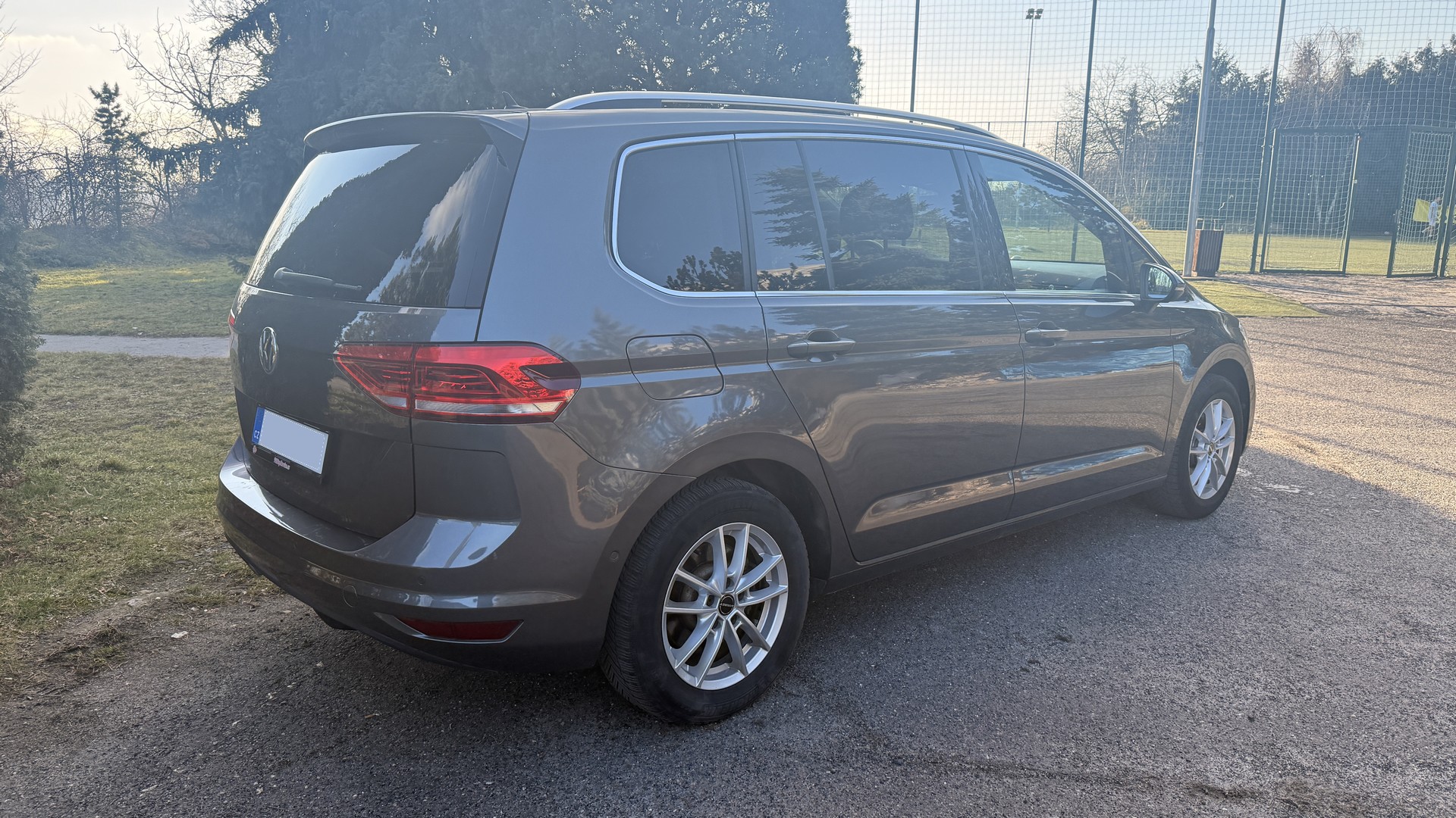 VW Touran 2.0TDI 140kW Highline – 7 míst