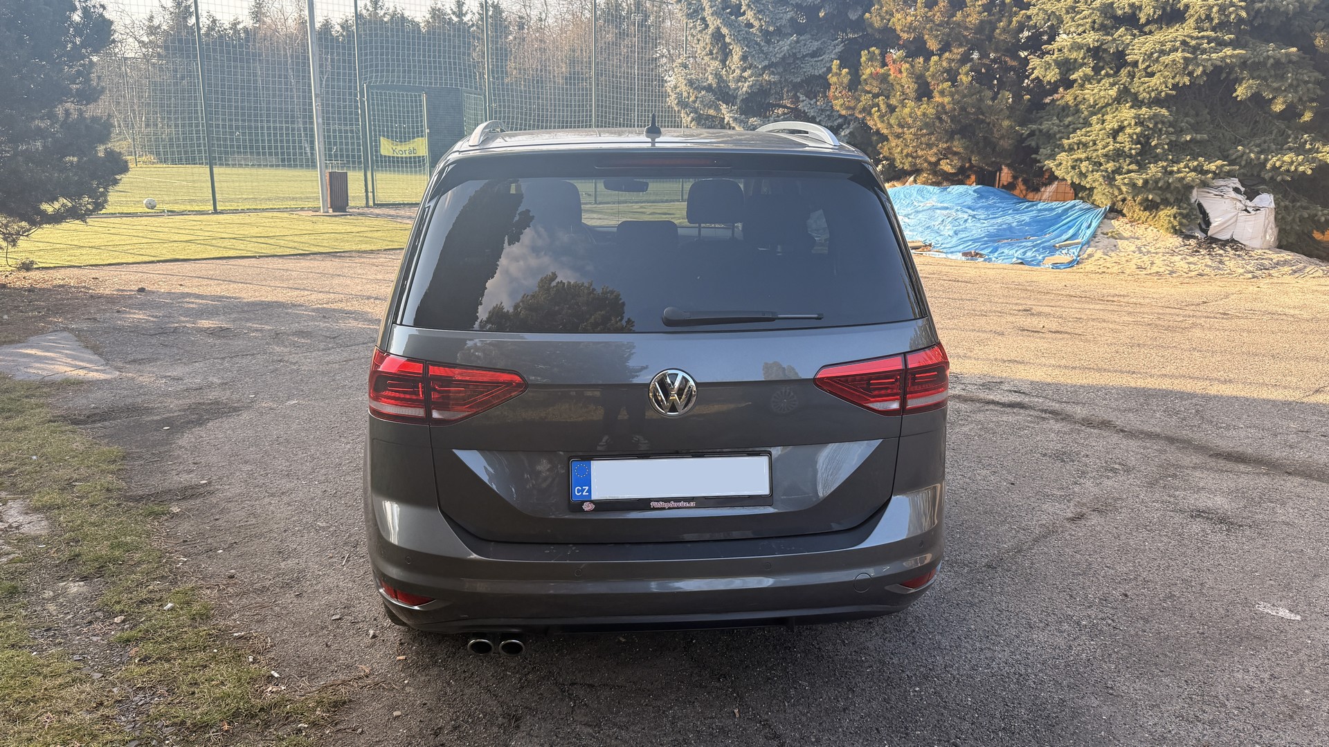 VW Touran 2.0TDI 140kW Highline – 7 míst
